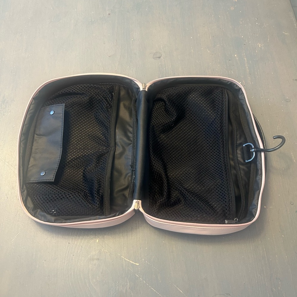 Away cosmetic bag 💕 - Picture 6 of 10